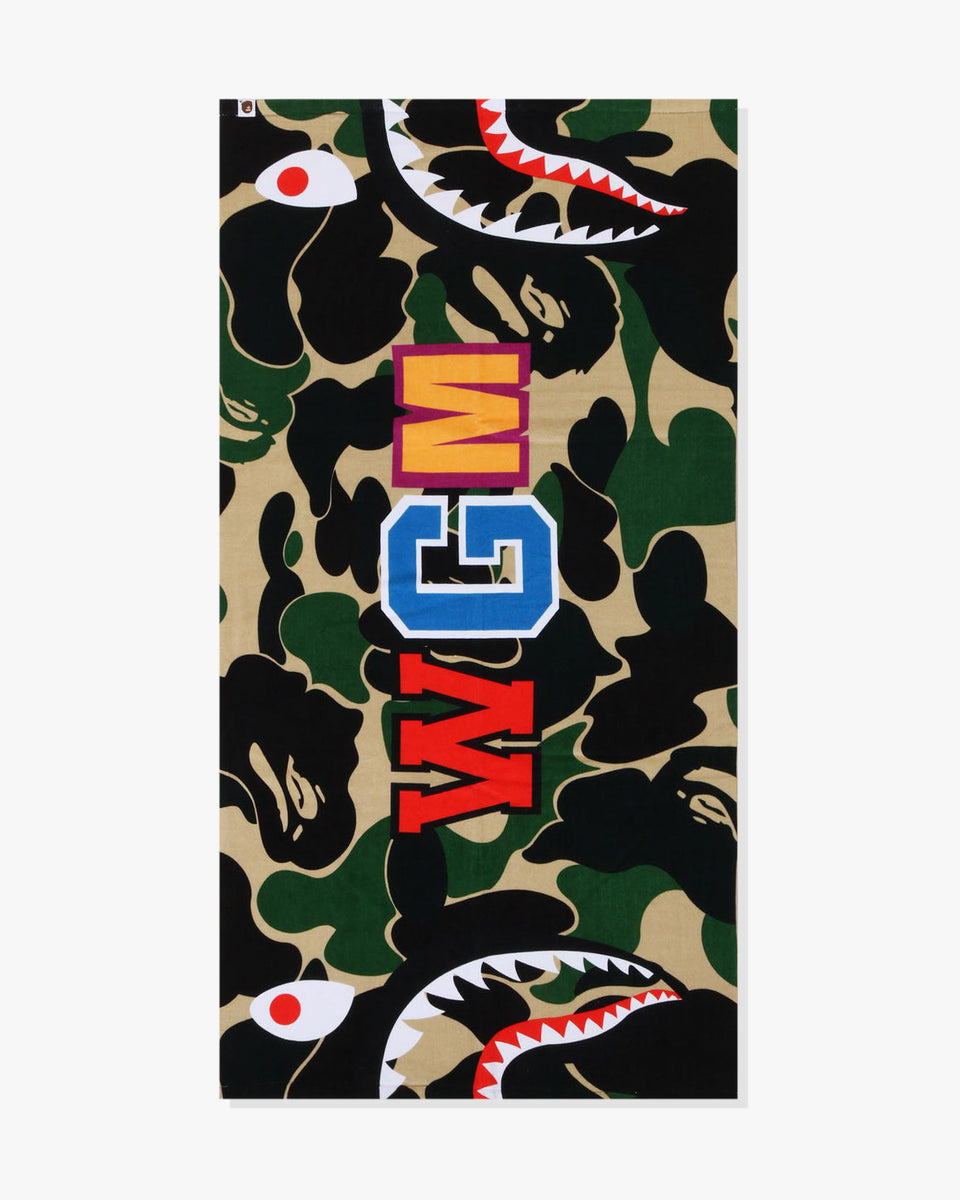 BAPE ABC CAMO SHARK BEACH TOWEL - GREEN – Undefeated