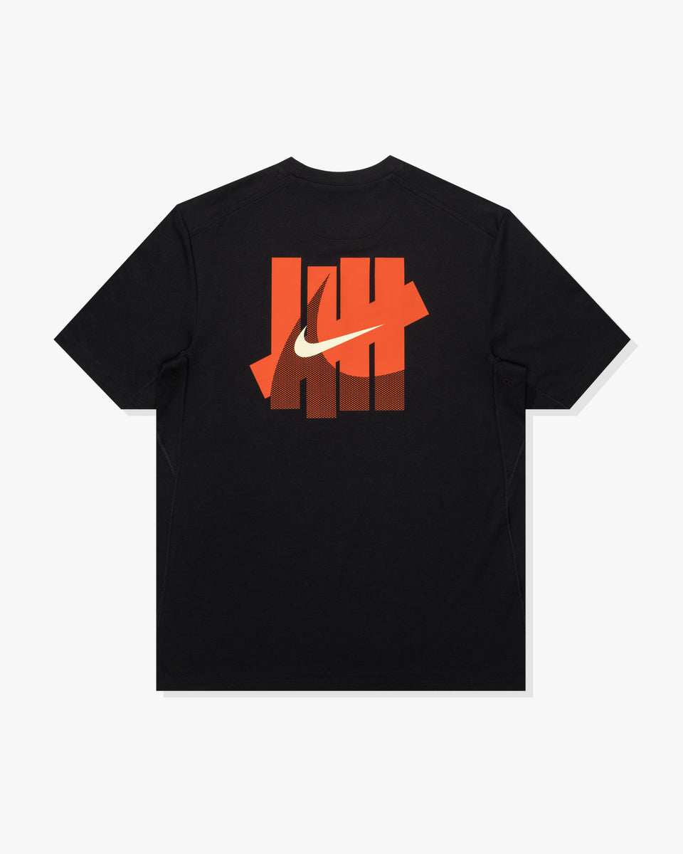 UACTP X NIKE NRG PRIMARY SS TOP - BLACK – Undefeated