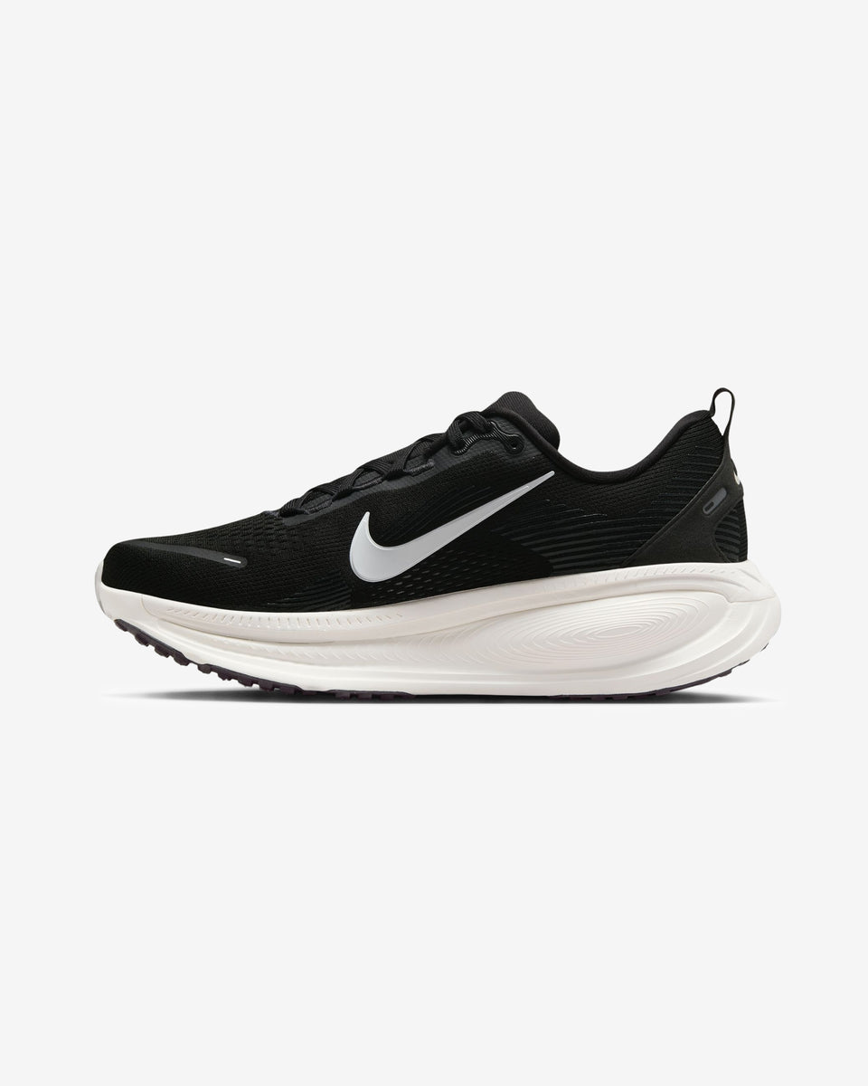 NIKE VOMERO 18 - BLACK/ SUMMITWHITE – Undefeated