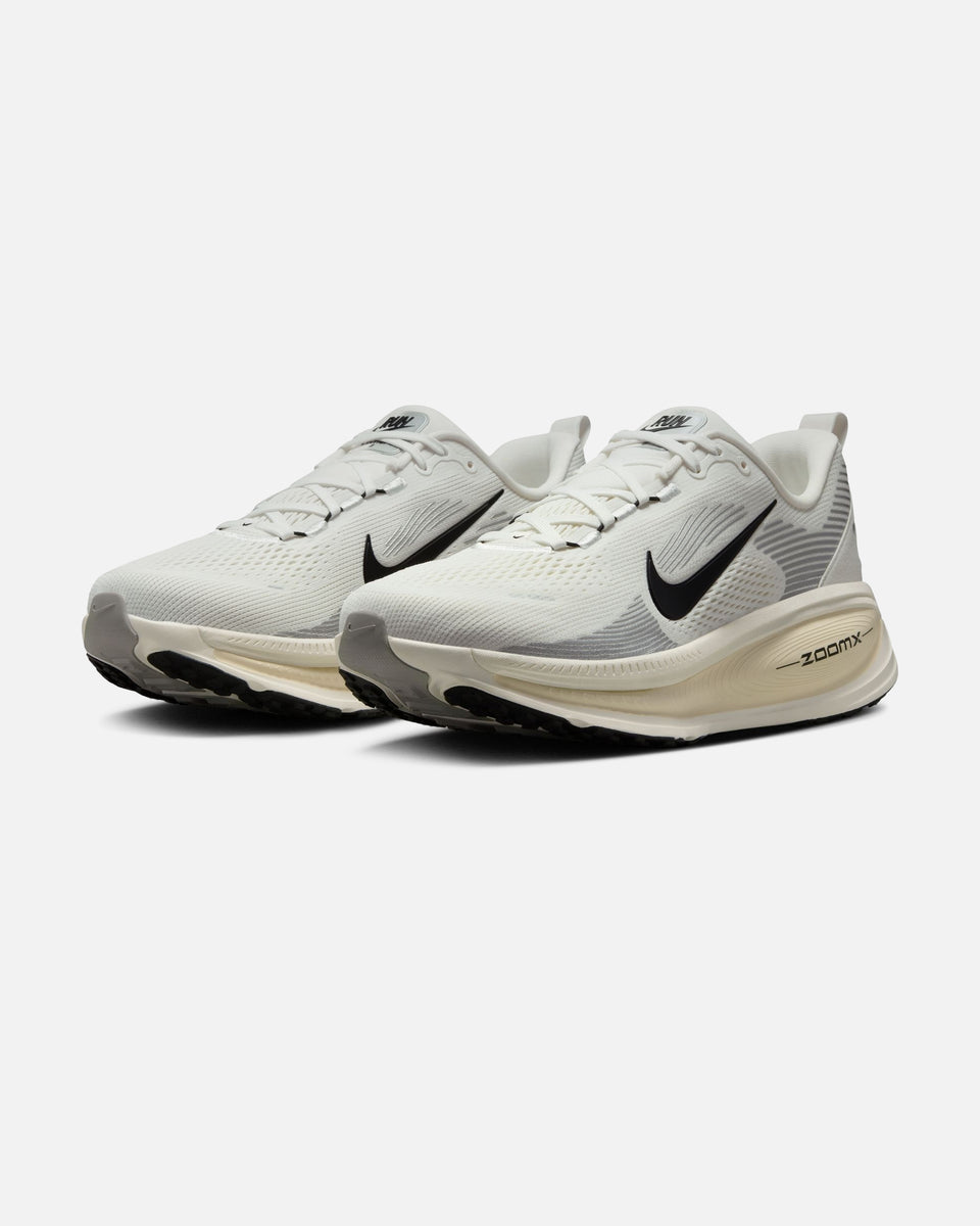 NIKE VOMERO 18 - SUMMITWHITE/ BLACK – Undefeated