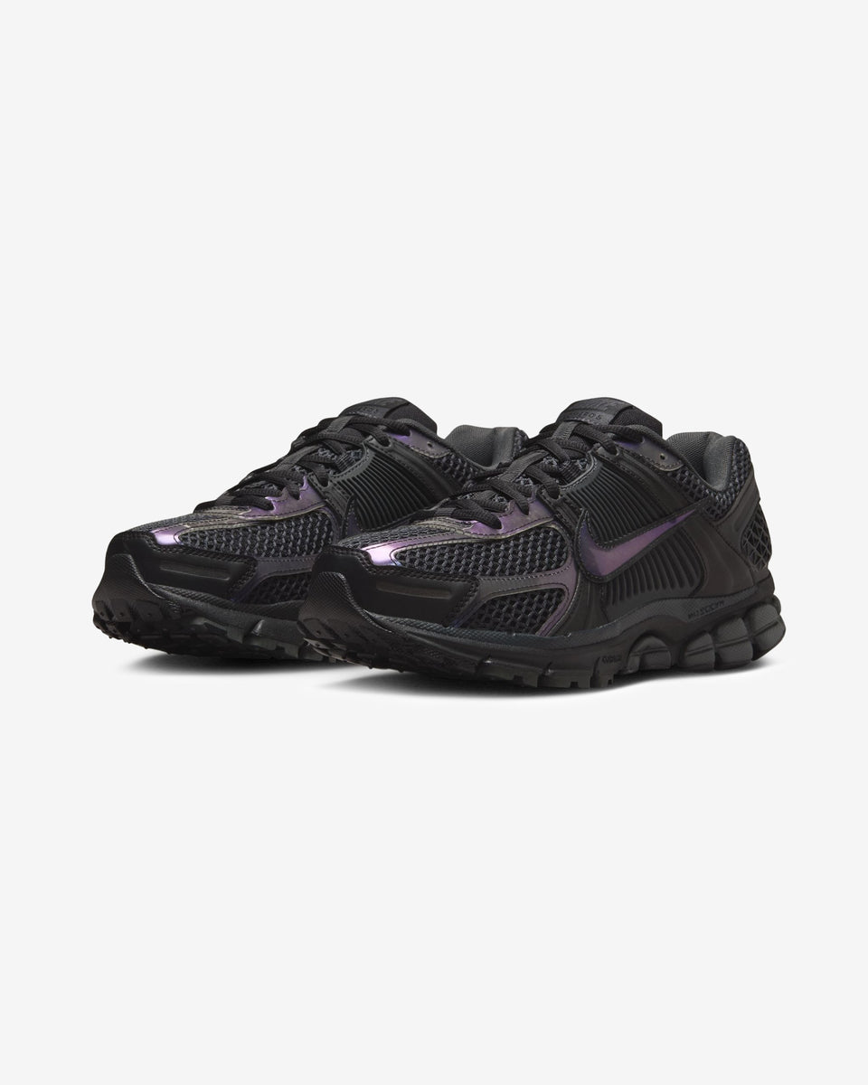 NIKE WOMEN'S ZOOM VOMERO 5 SE - BLACK/ ANTHRACITE – Undefeated