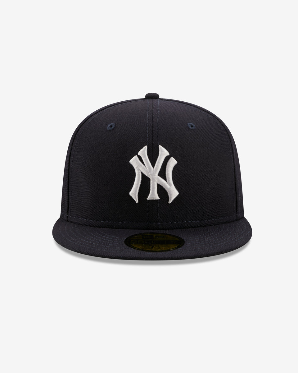 NEW ERA LOGO HISTORY 59FIFTY FITTED NEW YORK YANKEES (1977) Undefeated