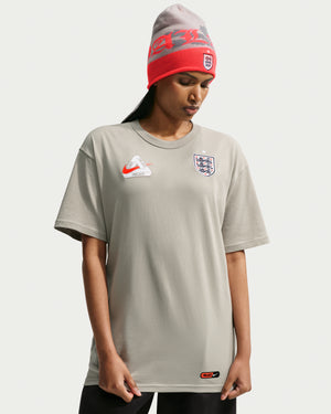 NIKE X PALACE ENG PREMIUM TEE - PEWTER GREY – Undefeated