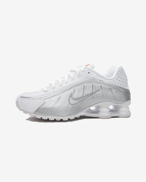 NIKE WOMEN'S SHOX R4 - WHITE/ METALLICSILVER/ MAXORANGE