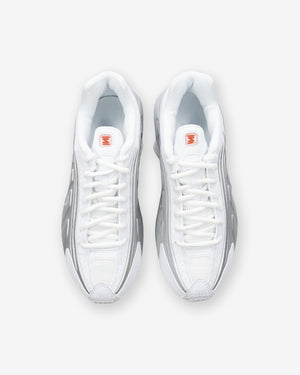 NIKE WOMEN'S SHOX R4 - WHITE/ METALLICSILVER/ MAXORANGE