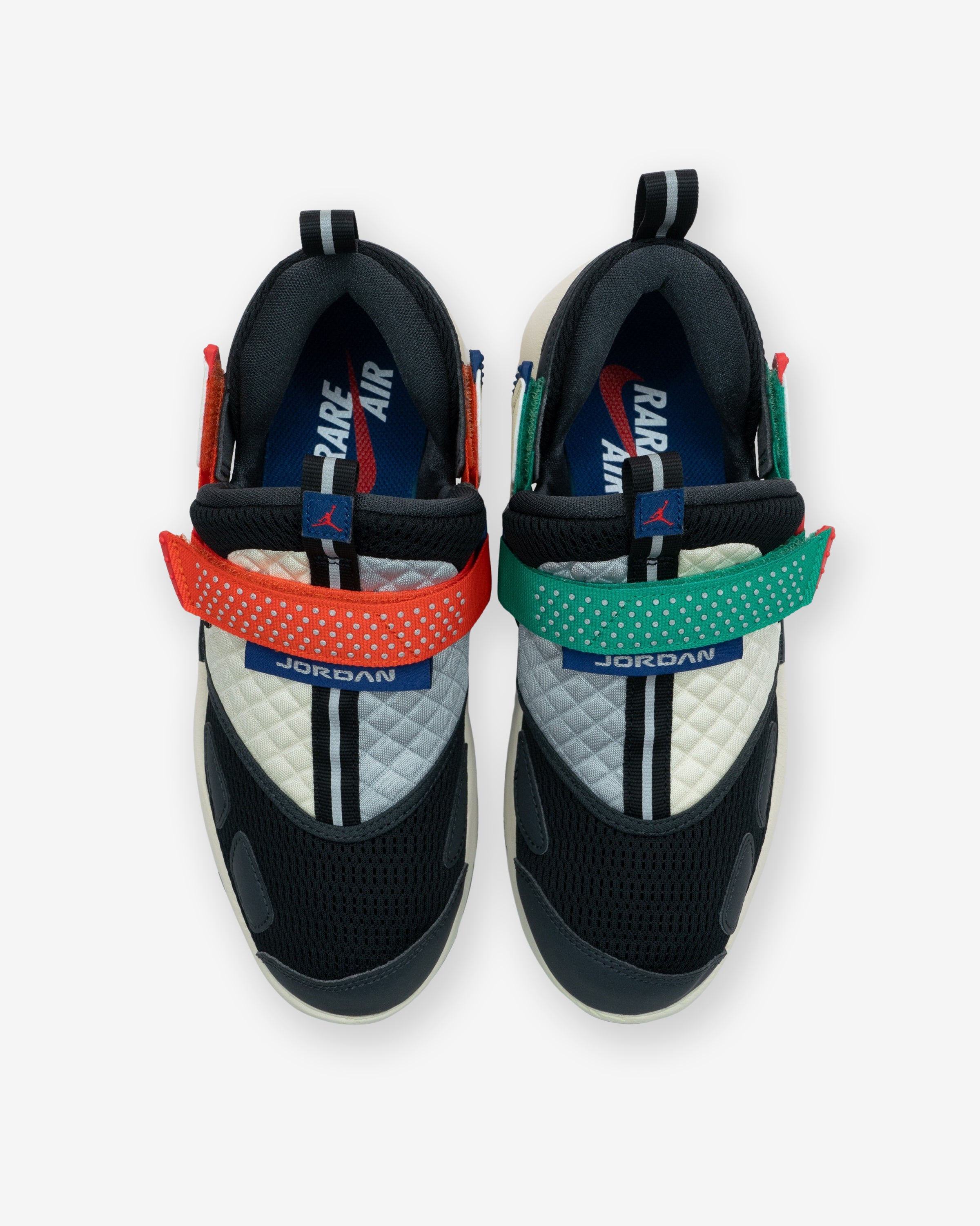 JORDAN WOMEN'S TRUNNER LX - BLACK/ WHITE