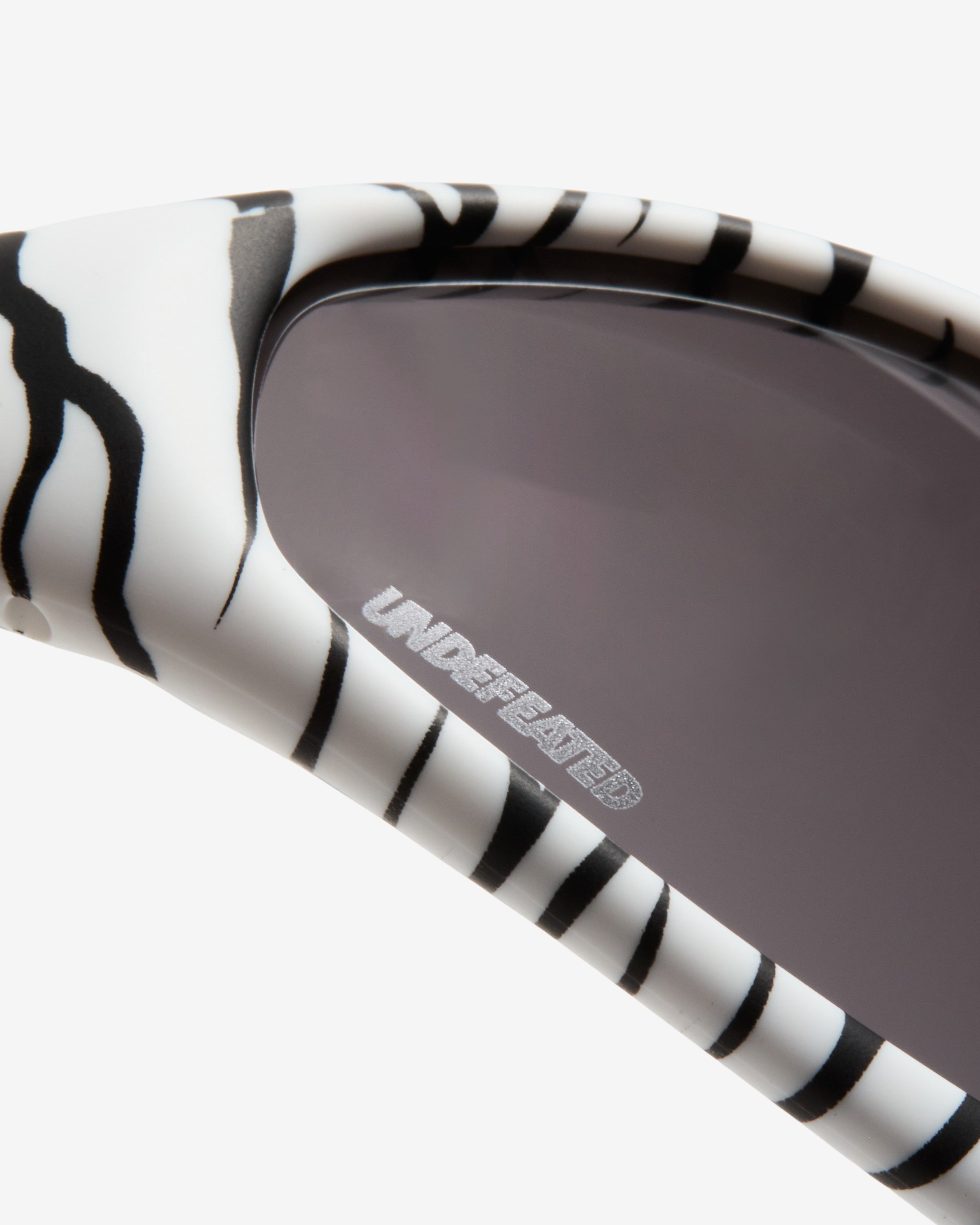 UNDEFEATED X OAKLEY STRAIGHT JACKET 99 - BENGAL