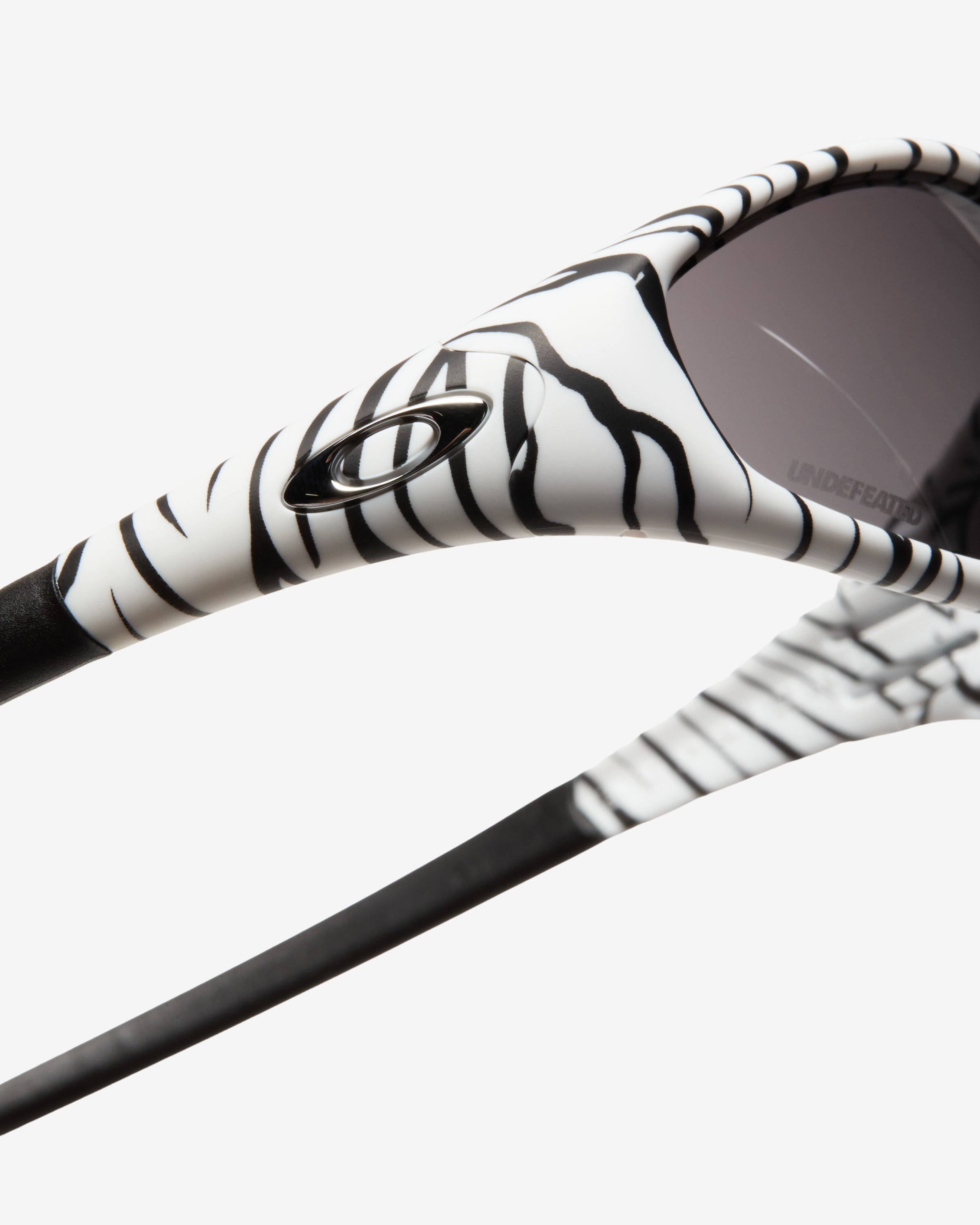 UNDEFEATED X OAKLEY STRAIGHT JACKET 99 - BENGAL