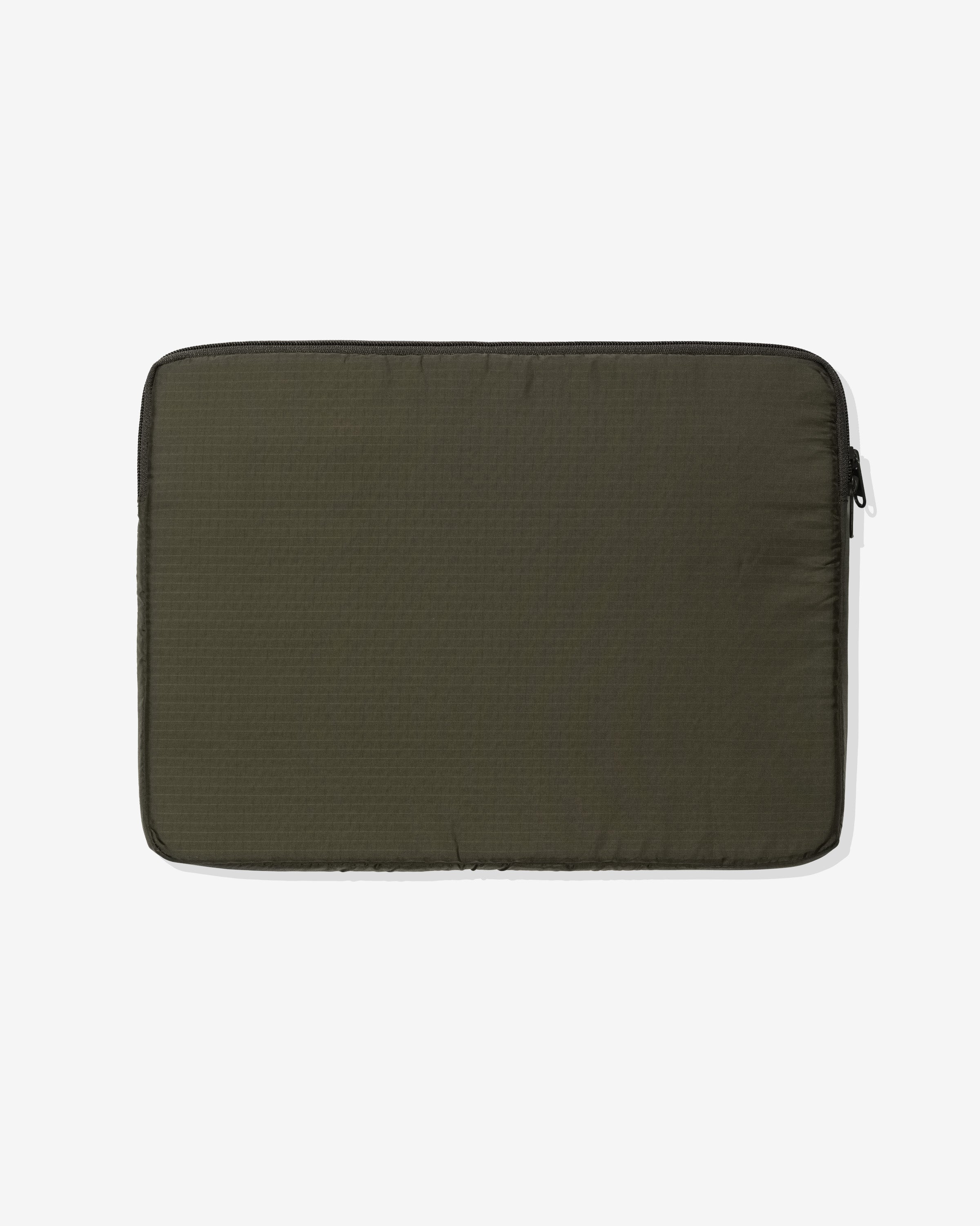 UNDEFEATED RIPSTOP LAPTOP SLEEVE - OLIVE