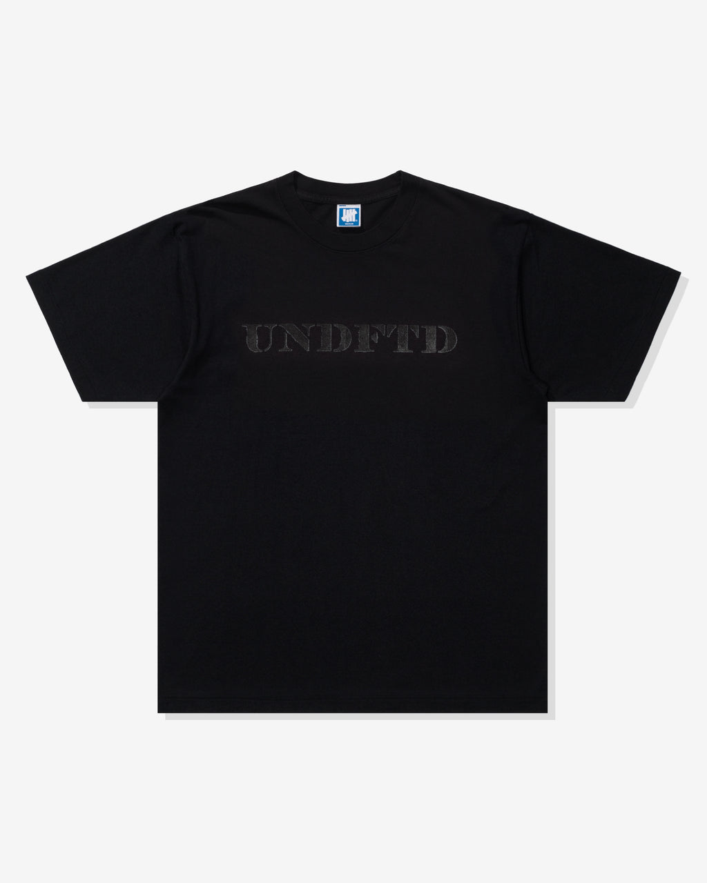 UNDEFEATED STENCIL S/S TEE - BLACK