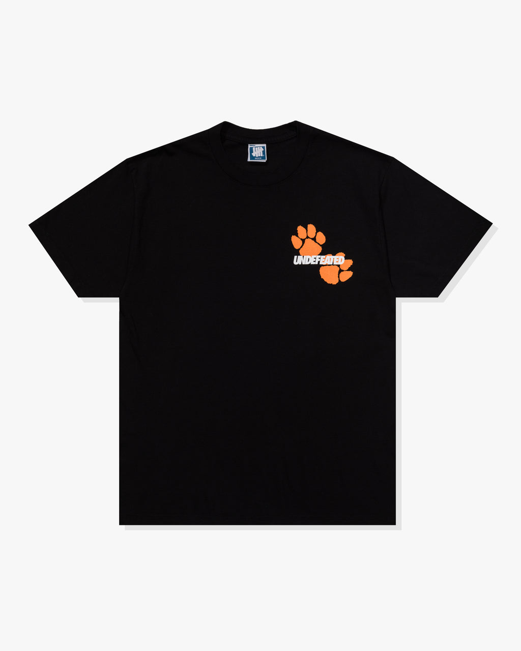 UNDEFEATED PLAY DIRTY S/S TEE - BLACK