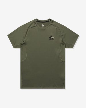 UACTP X NIKE NRG DF SLIM SS TOP - MEDIUM OLIVE – Undefeated