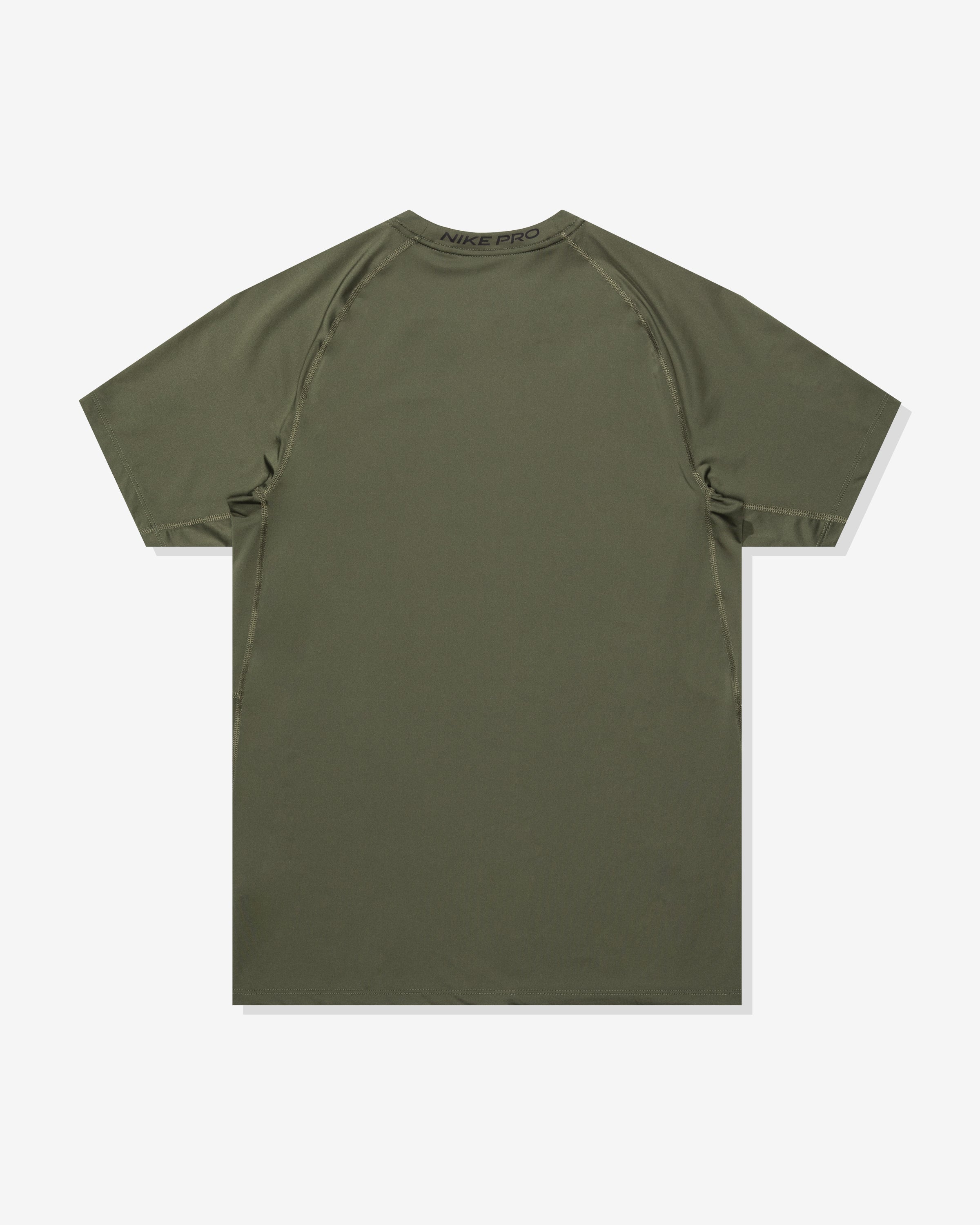 UACTP X NIKE NRG DF SLIM SS TOP - MEDIUM OLIVE – Undefeated