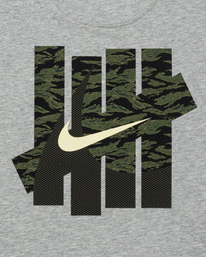 UACTP X NIKE NRG PRIMARY SS TOP - DK GREY HEATHER – Undefeated