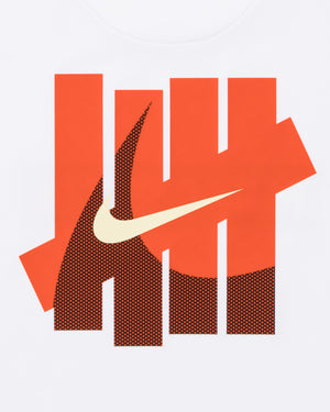 UACTP X NIKE NRG PRIMARY SS TOP - WHITE – Undefeated