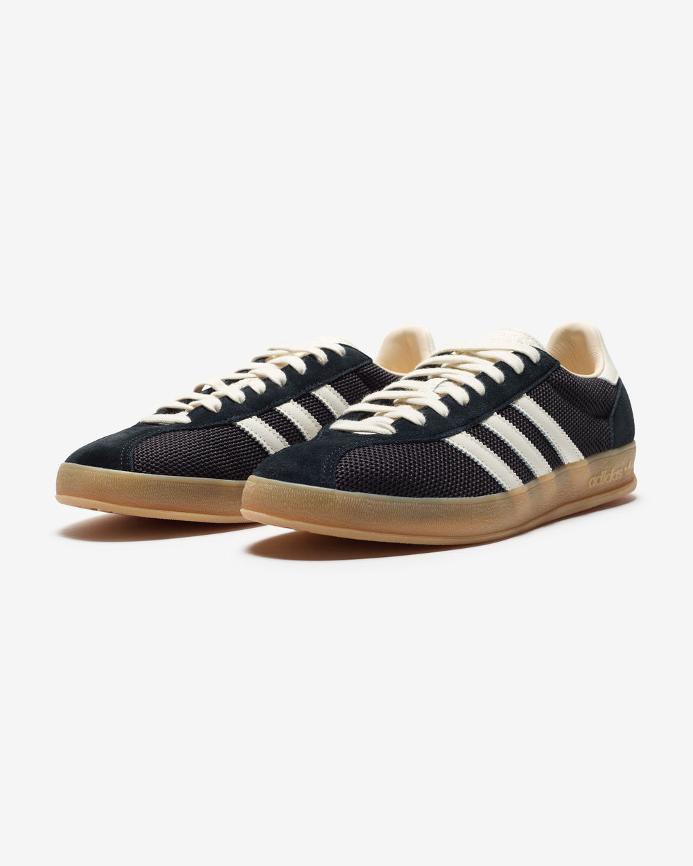 ADIDAS GAZELLE INDOOR PRO - CBLACK/ OWHITE Undefeated ADIDAS GAZELLE INDOOR PRO - CBLACK/ OWHITE Undefeated