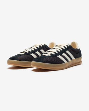 ADIDAS GAZELLE INDOOR PRO - CBLACK/ OWHITE Undefeated ADIDAS GAZELLE INDOOR PRO - CBLACK/ OWHITE Undefeated