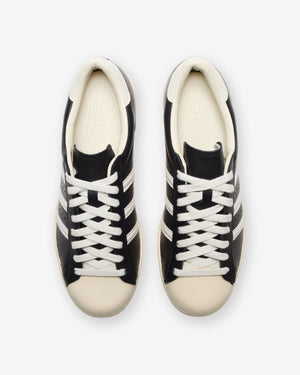 ADIDAS SUPERSTAR VINTAGE - CBLACK/ CWHITE Undefeated ADIDAS SUPERSTAR VINTAGE - CBLACK/ CWHITE Undefeated