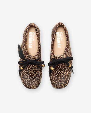 CLARKS WOMEN'S WALLABEE - LEOPARDPRINT