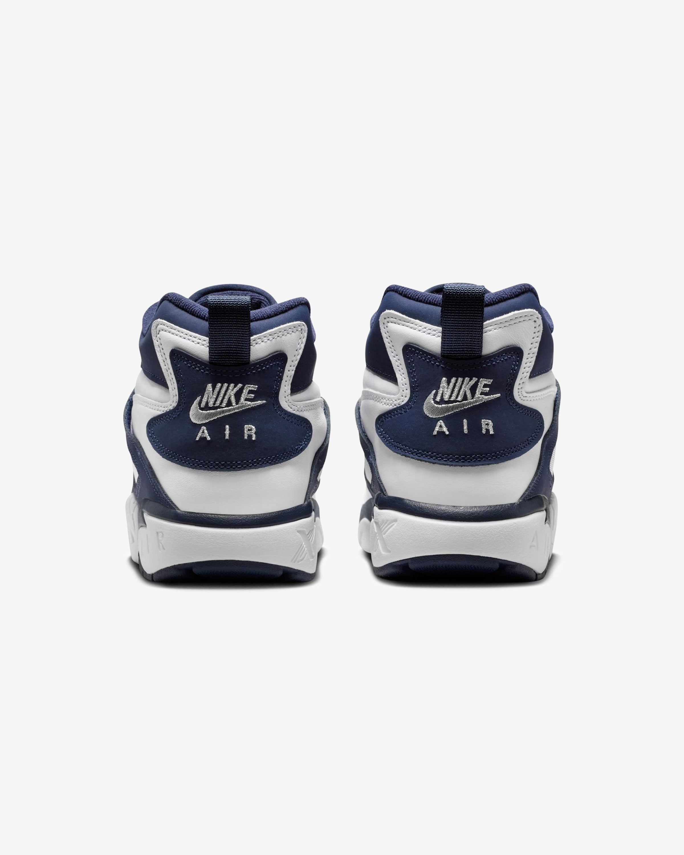 NIKE AIR DIAMOND TURF - WHITE/ COLLEGENAVY