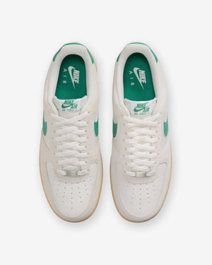 NIKE AIR FORCE 1 '07 LV8 - PHANTOM/ MALACHITE/ GUMYELLOW