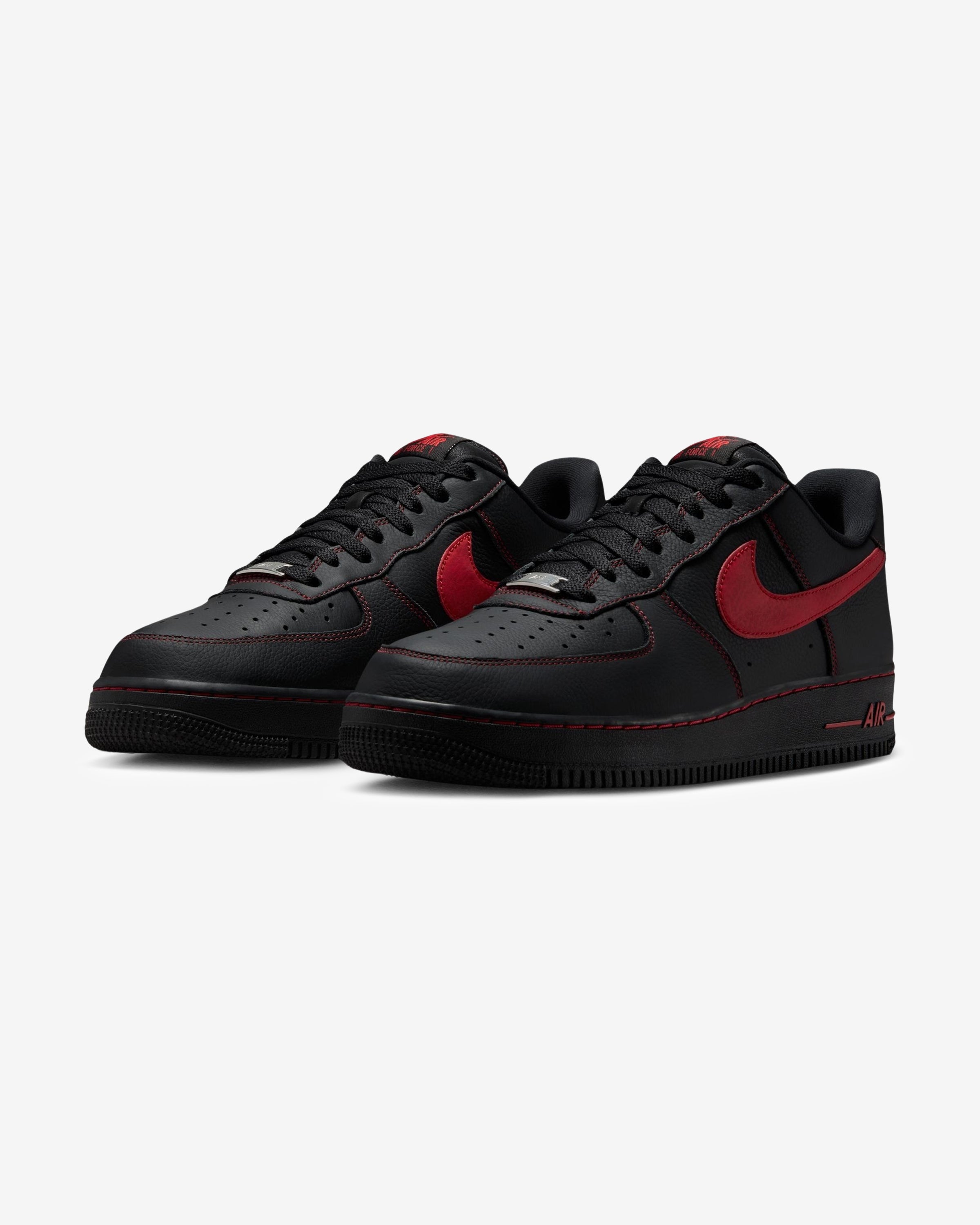 NIKE AIR FORCE 1 '07 LV8 - BLACK/ UNIVERSITYRED