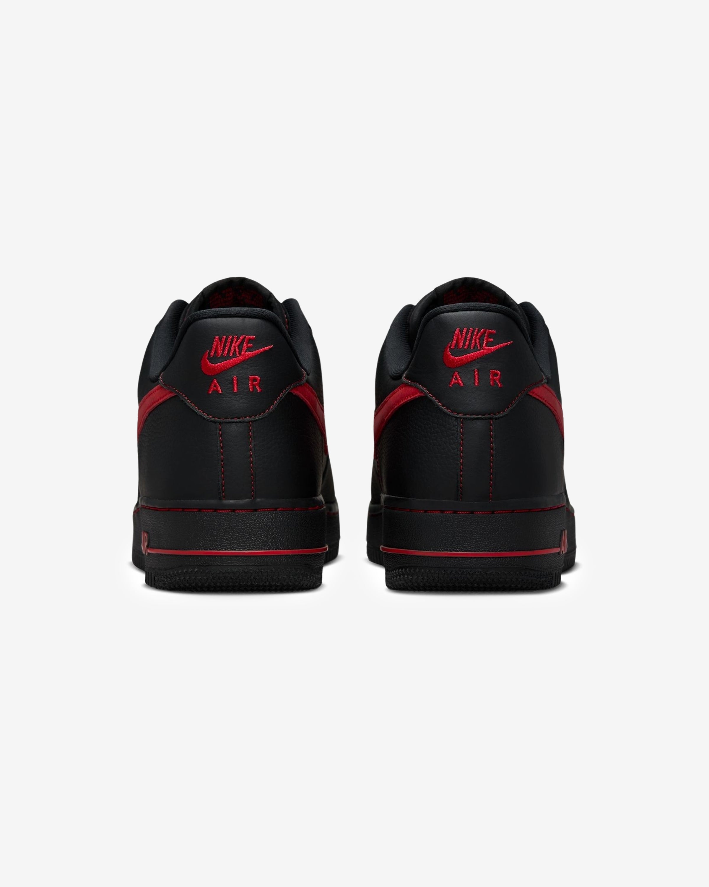 NIKE AIR FORCE 1 '07 LV8 - BLACK/ UNIVERSITYRED
