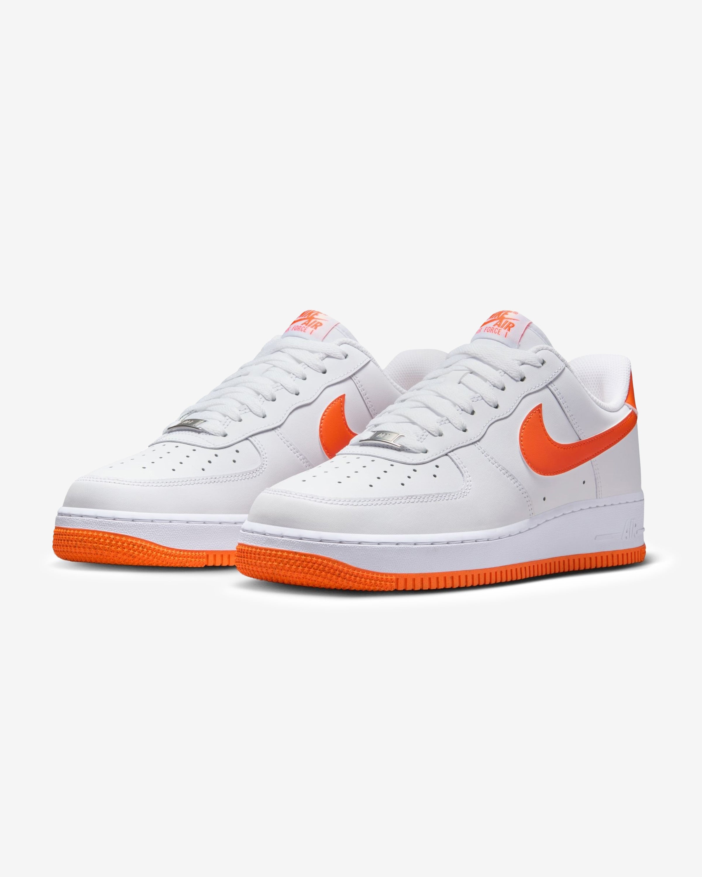 NIKE AIR FORCE 1 '07 - WHITE/ SAFETYORANGE