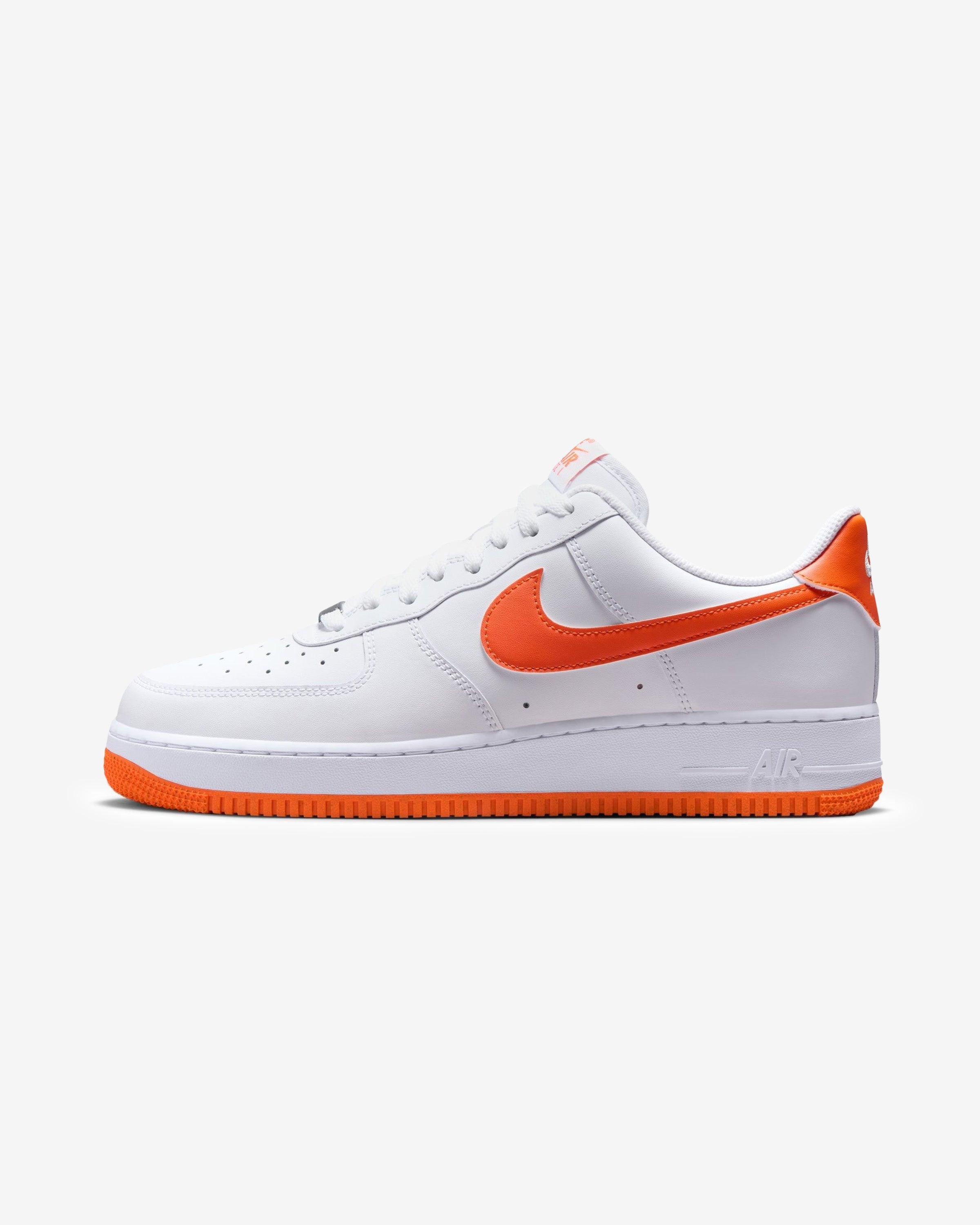 NIKE AIR FORCE 1 '07 - WHITE/ SAFETYORANGE