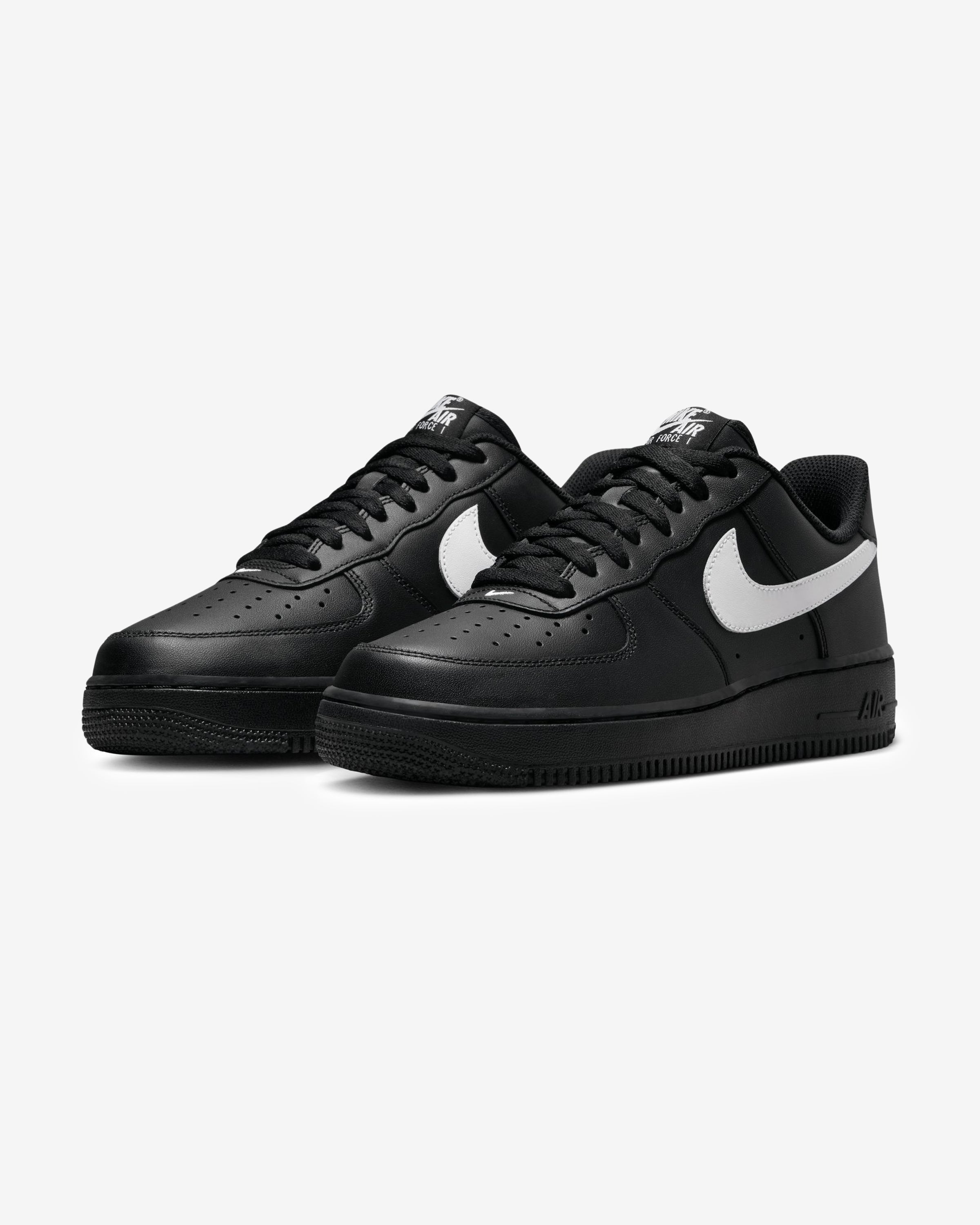 NIKE AIR FORCE 1 '07 - BLACK/ WHITE