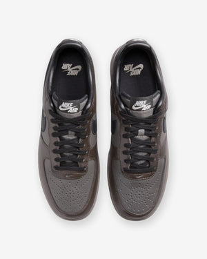 NIKE AIR FORCE 1 LOW - BLACKTEA/ PETRABROWN