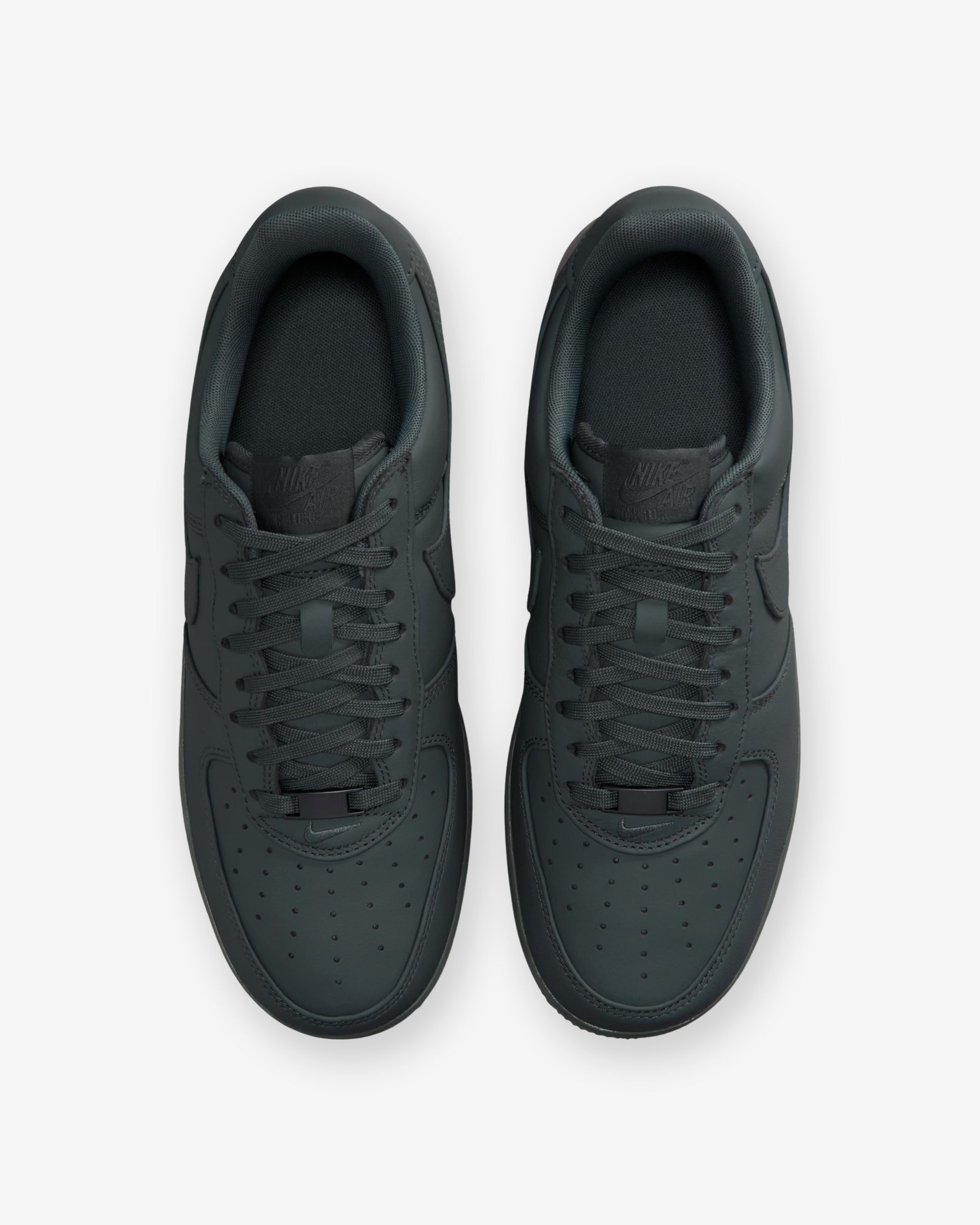 NIKE AIR FORCE 1 LOW RETRO PREMIUM - BOMBERGREY