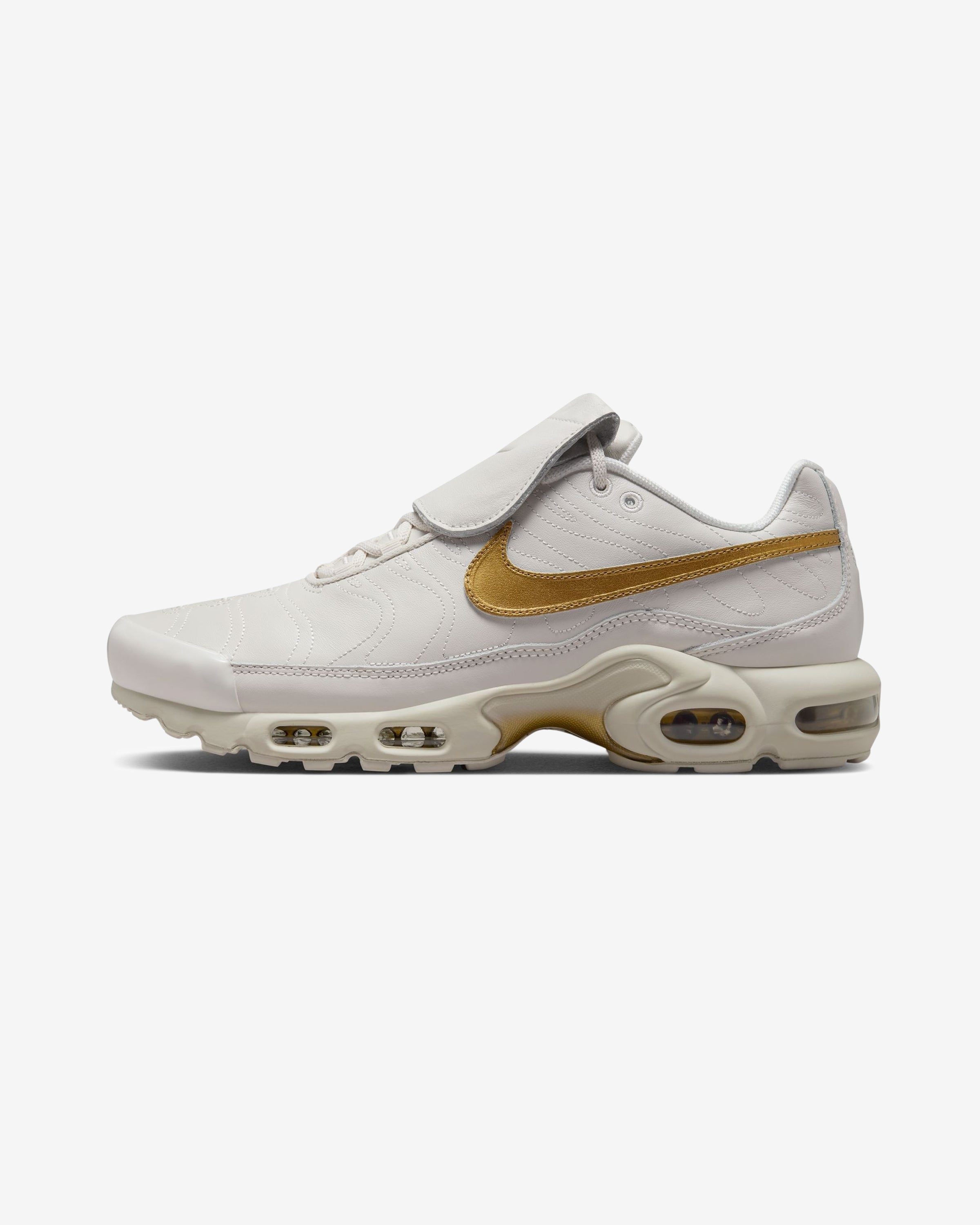 NIKE AIR MAX PLUS - PHANTOM/ METALLICGOLD