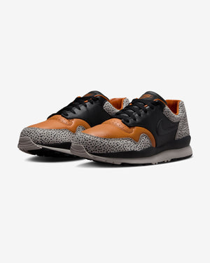 NIKE AIR SAFARI - BLACK/ MONARCH/ LTIRONORE