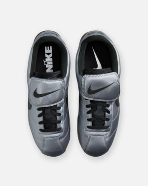 NIKE CORTEZ SE - MTLCCOOLGREY/ BLACK