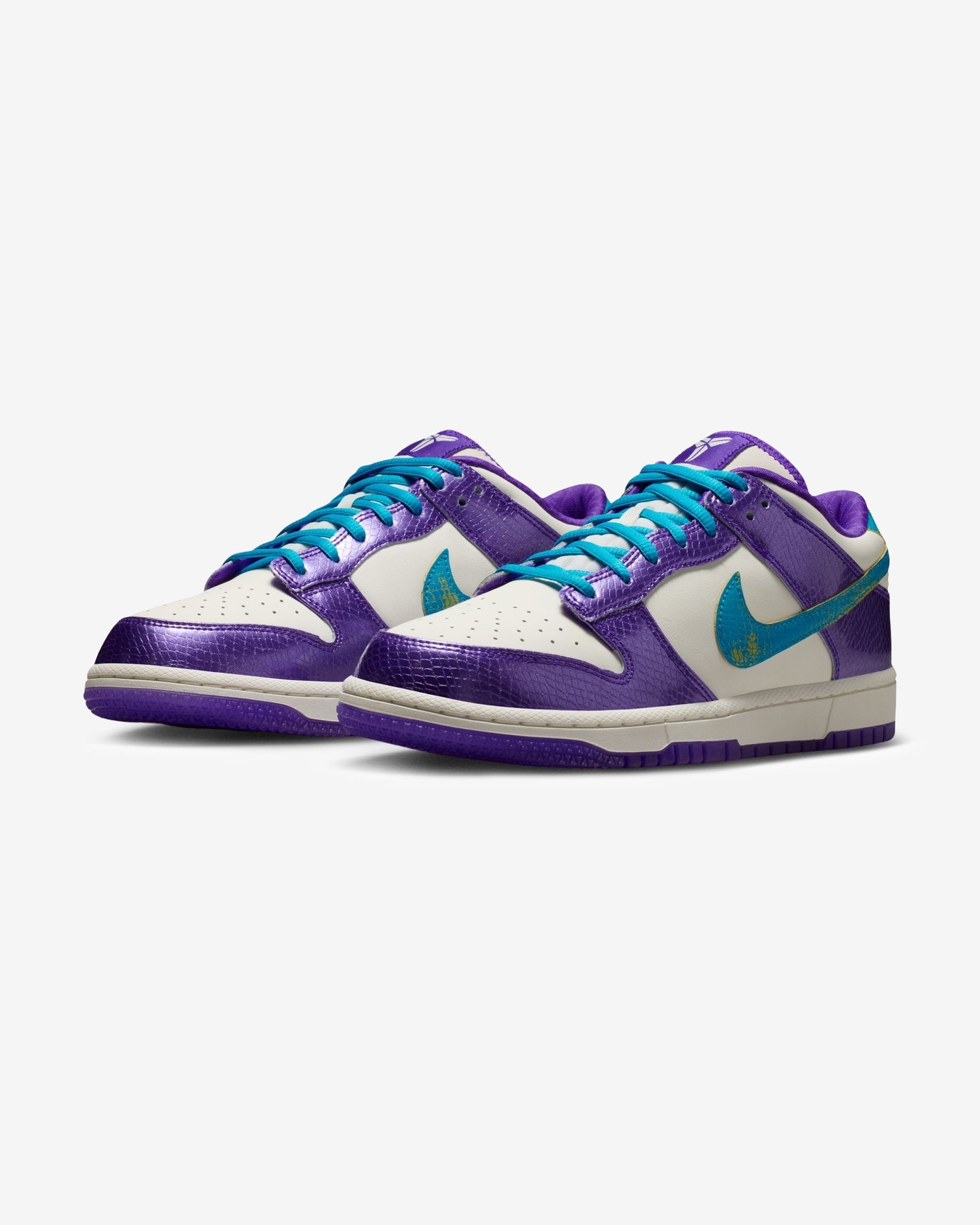 Nike Dunks – Undefeated