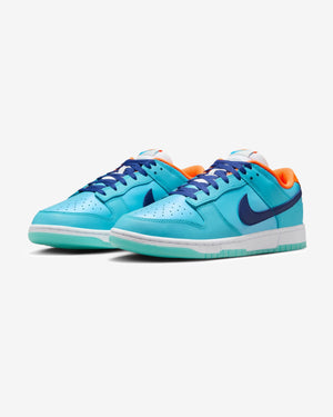 NIKE DUNK LOW SE - BALTIC BLUE/ DEEPROYALBLUE – Undefeated