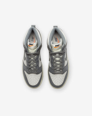 NIKE GS DUNK HIGH SE - LIGHTBONE/ TUMBLEDGREY/ COCONUTMILK