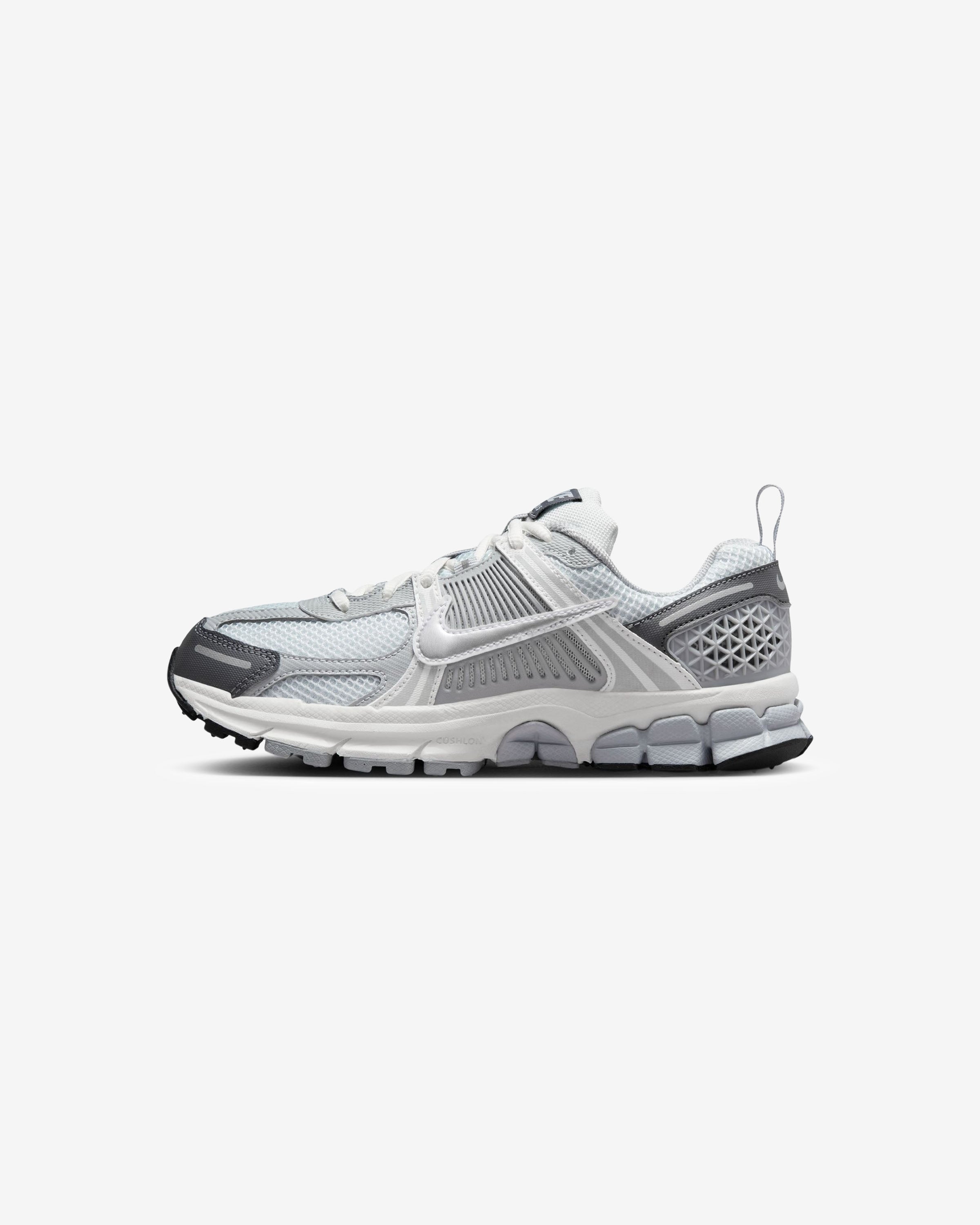 NIKE GS VOMERO 5 - PUREPLATINUM/ METALLICSILVER