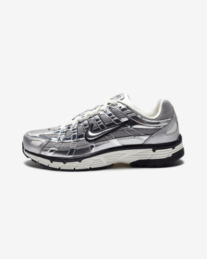 NIKE P-6000 - METALLICSILVER/ SAIL