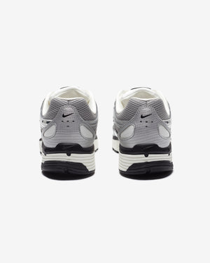 NIKE P-6000 - METALLICSILVER/ SAIL