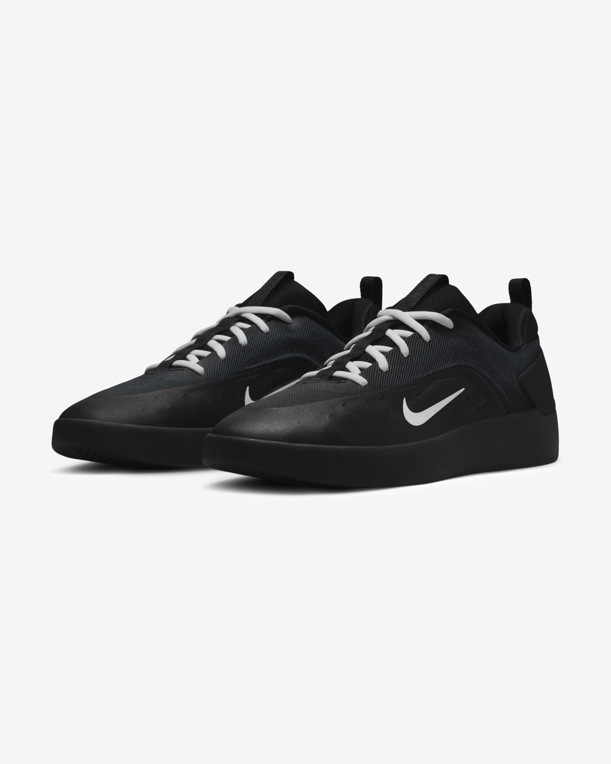 NIKE SB ZOOM NYJAH 4 - BLACK/ WHITE