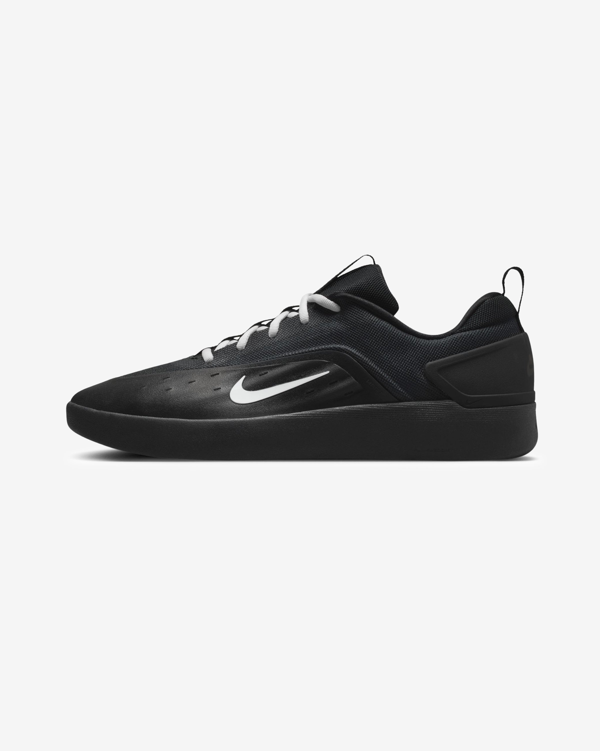 NIKE SB ZOOM NYJAH 4 - BLACK/ WHITE