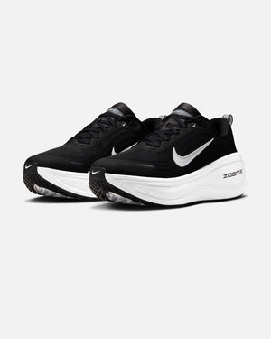 NIKE VOMERO PLUS - BLACK/ WHITE – Undefeated