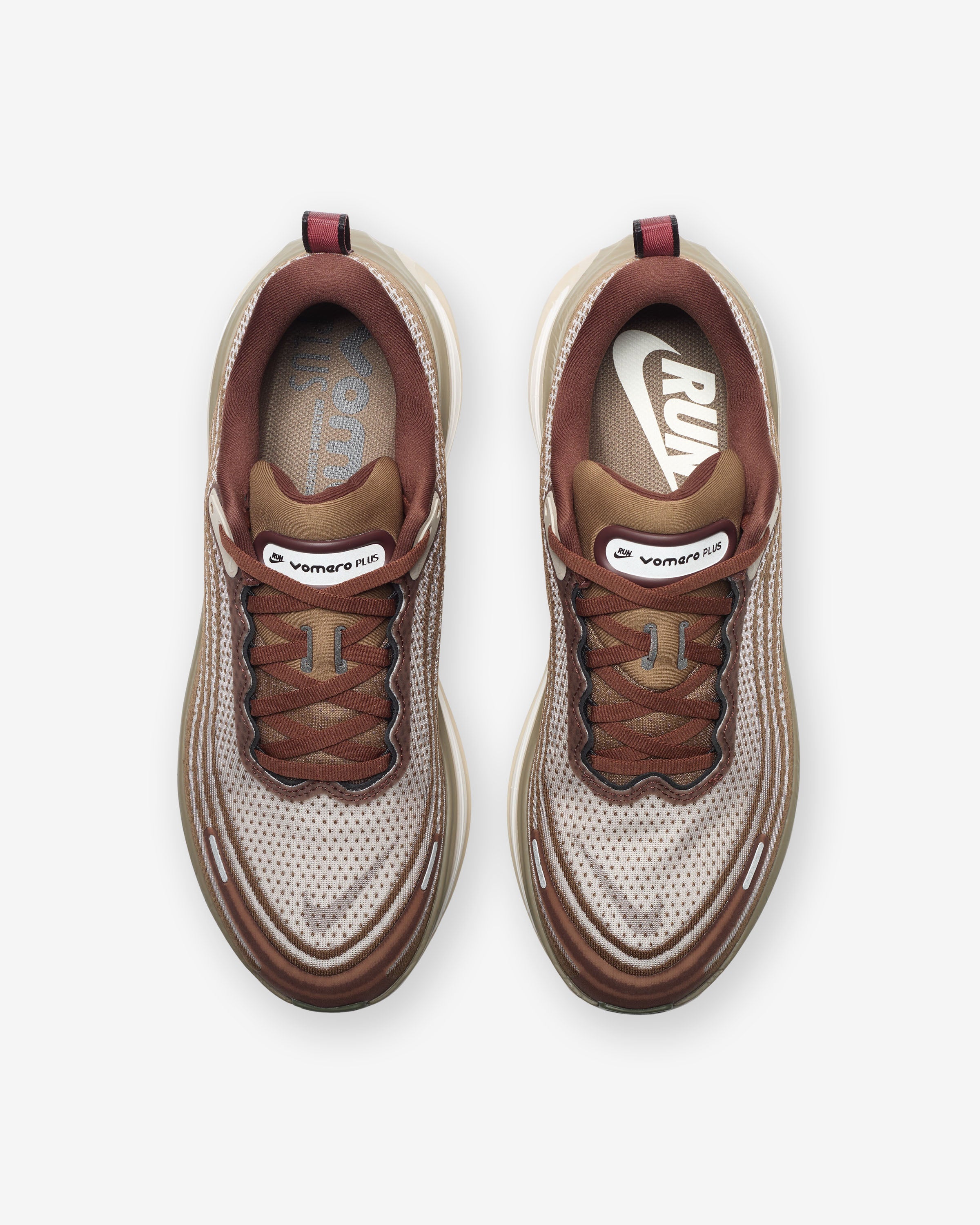 NIKE VOMERO PLUS - OFFNOIR/ PECAN