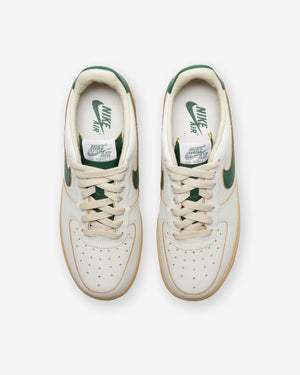 NIKE WOMENS AIR FORCE 1 '07 LV8 - SAIL/ GORGEGREEN/ SESAME