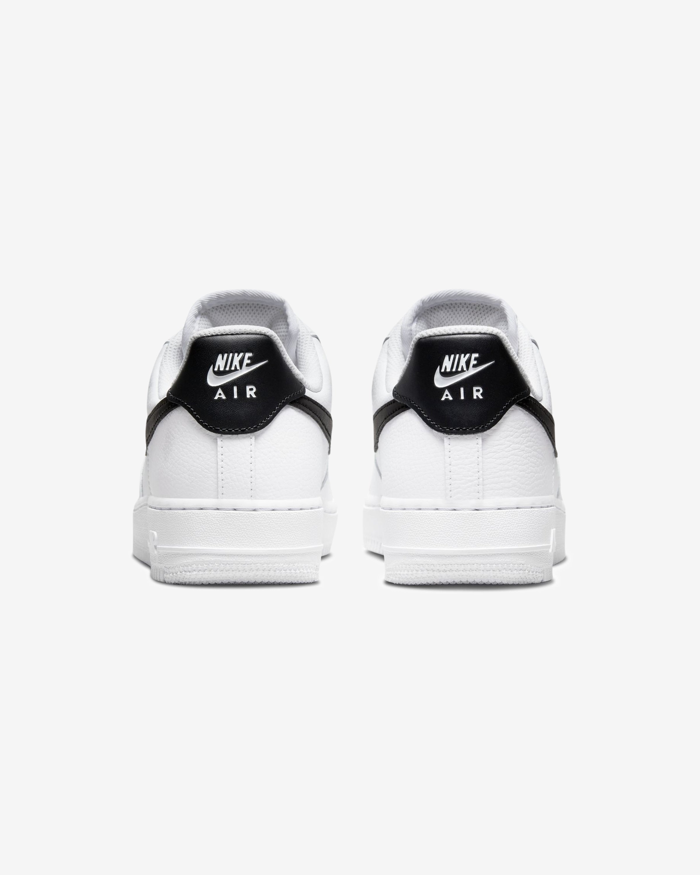 NIKE WOMEN'S AIR FORCE 1 '07 - WHITE/ BLACK