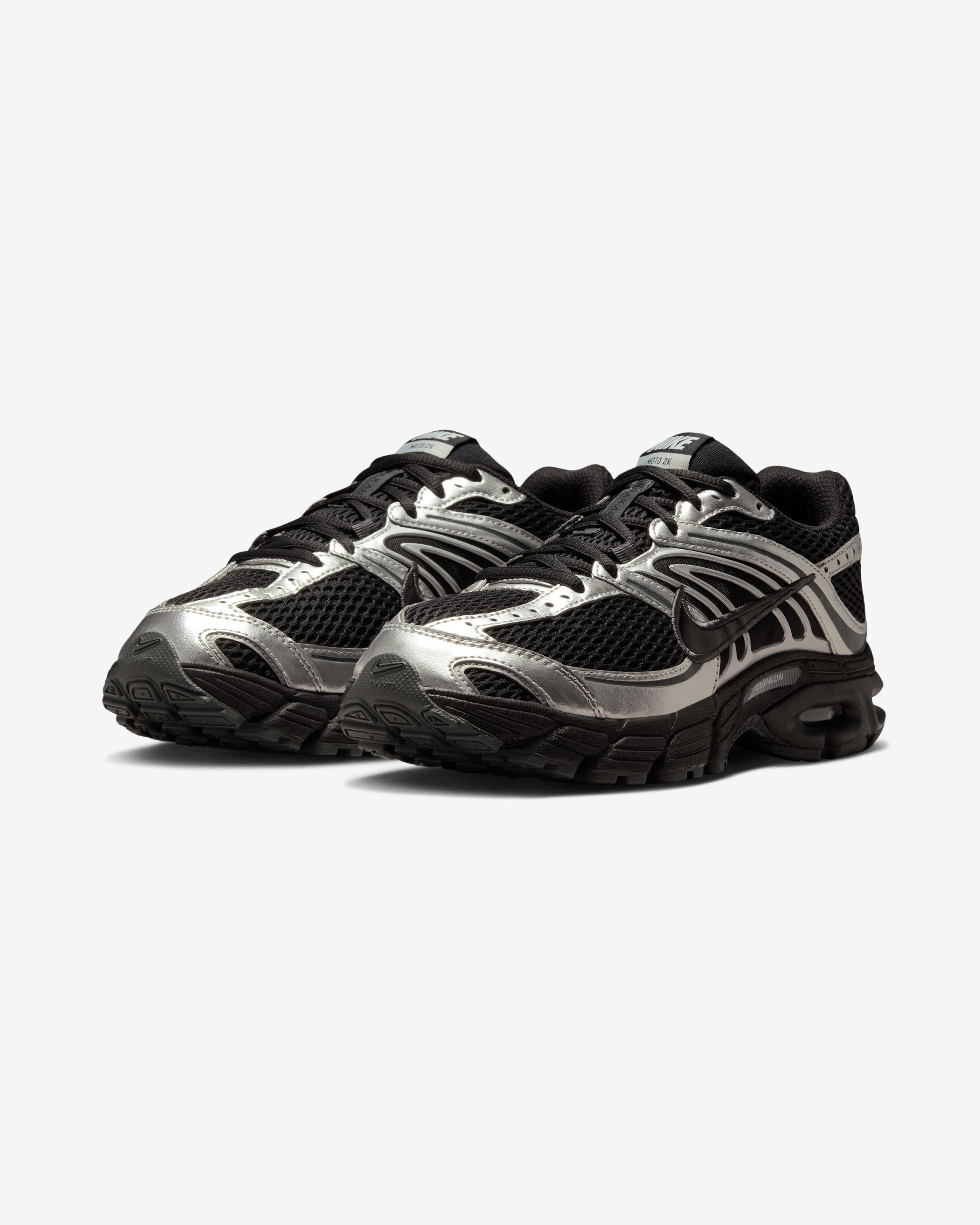 NIKE WOMEN'S AIR MAX MOTO 2K - BLACK/ METALLICSILVER