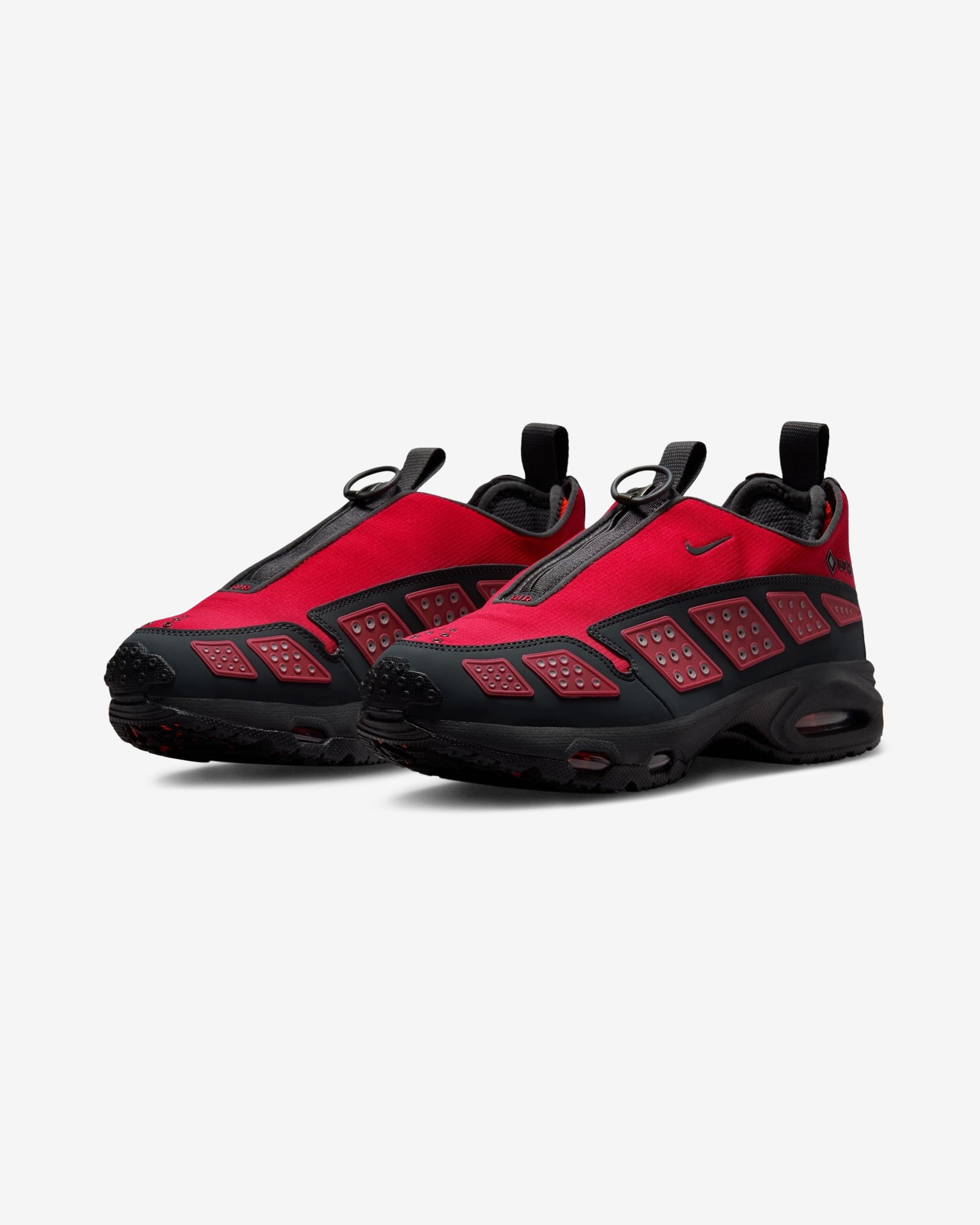 NIKE WOMEN'S AIR MAX SNDR GTX - HYPERCRIMSON/ DKSMOKEGREY