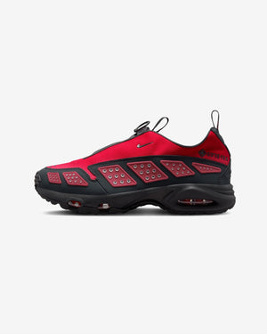 NIKE WOMEN'S AIR MAX SNDR GTX - HYPERCRIMSON/ DKSMOKEGREY